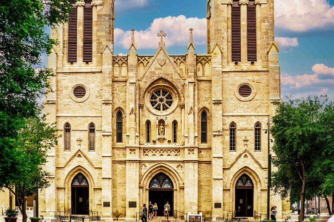San Antonio's 1/2-day History and cultural guided driving tour - FAQ