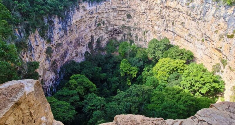 San Cristobal: Sima De Las Cotorras & Aguacero Waterfalls - Key Points