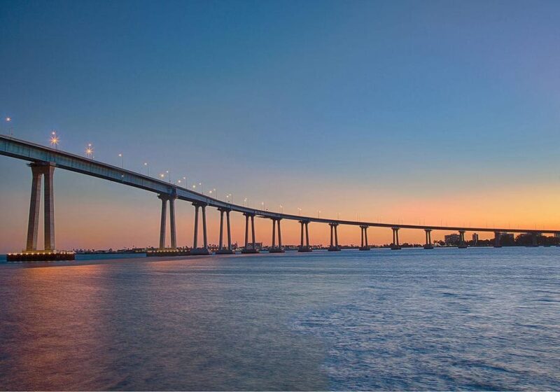 San Diego: Buffet Fall-Themed Dinner Cruise With Drinks - Festive Entertainment and Ambiance