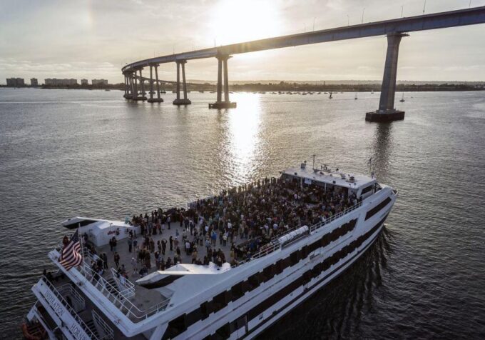 San Diego: Buffet Fall-Themed Dinner Cruise With Drinks - Important Considerations