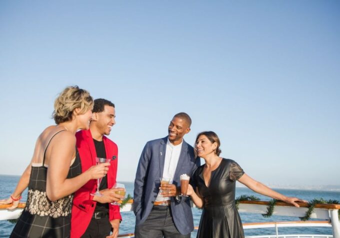 San Diego: Christmas Eve Buffet Brunch or Dinner Cruise - Accessibility and Boarding