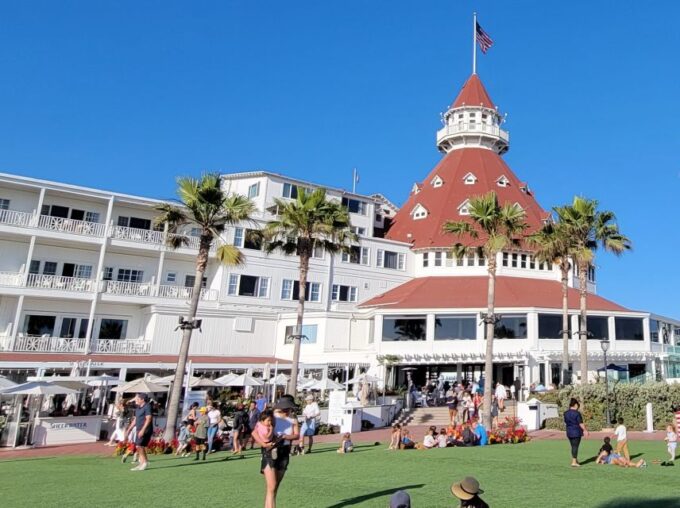 San Diego: City and Beaches Guided Highlights Tour - Departure Time