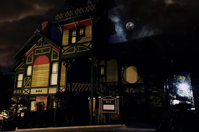 San Diego Ghosts: Gaslamp Haunted Tour - Tour Group Size