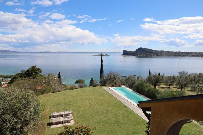 San Felice: Olive Oil Tasting With Local Food on Garda Hills - Indulge in Local Flavors: Food Pairings
