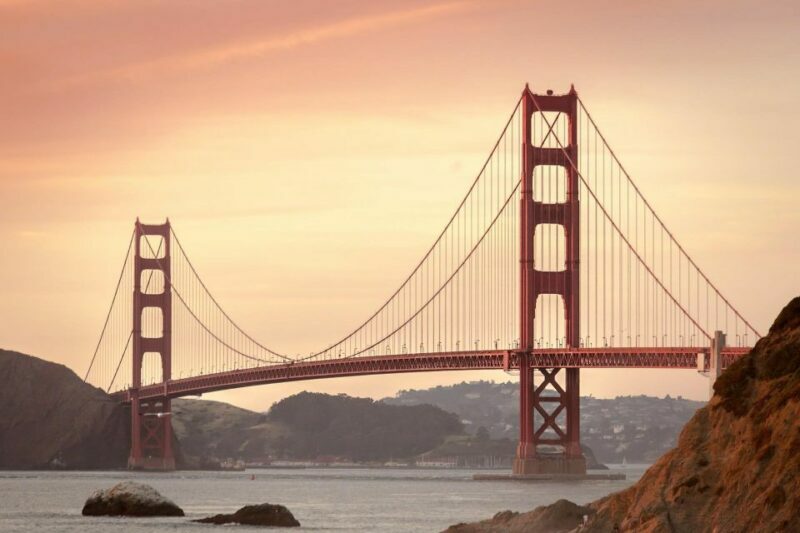 San Francisco: Alcatraz Island & Bike Rental - Cycling Through San Francisco