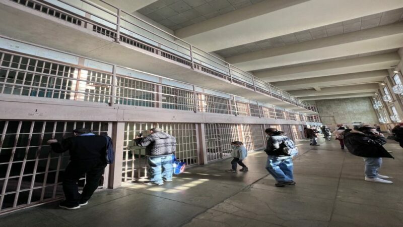 San Francisco: Alcatraz, Muir Woods and Sausalito Day Tour - Key Points