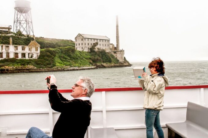 San Francisco: California Sunset Boat Cruise - Seating Arrangements