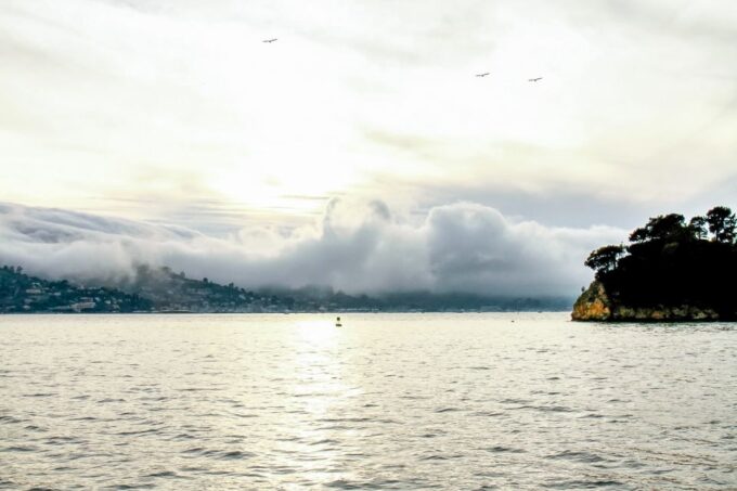 San Francisco: California Sunset Boat Cruise - On-Board Amenities