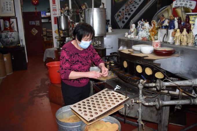 San Francisco: Chinatown Food and History Walking Tour - Savoring Traditional Delicacies