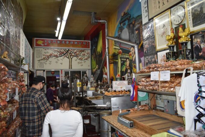 San Francisco: Chinatown Food and History Walking Tour - Fortune Cookie Factory Visit