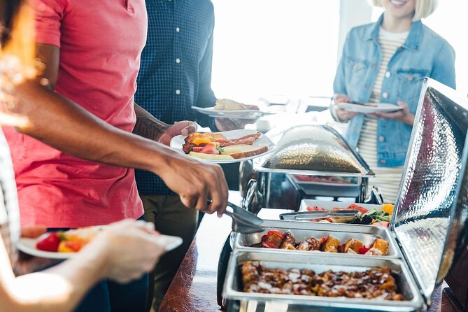 San Francisco Christmas Day Buffet Brunch Cruise - Entertainment and Atmosphere