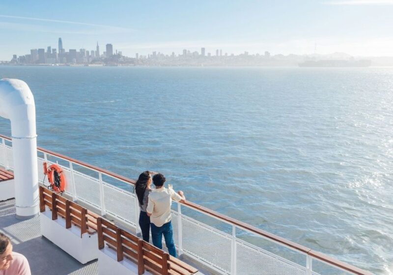 San Francisco: Christmas Eve Buffet Brunch or Dinner Cruise - Culinary Experience