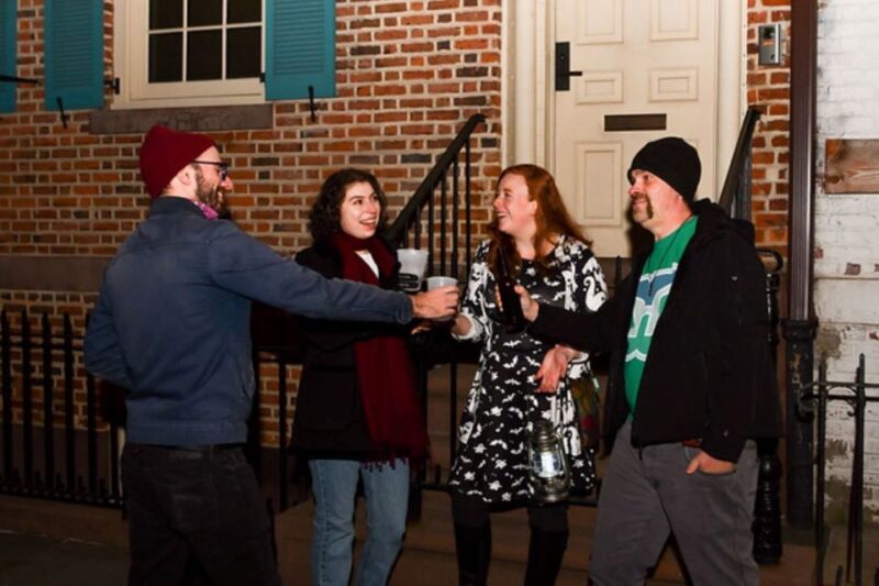 San Francisco: Ghosts, Boos and Booze Haunted Pub Crawl - Engaging With Expert Guides