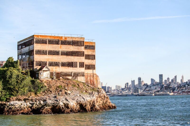 San Francisco: Golden Gate Bay Cruise - Onboard Amenities