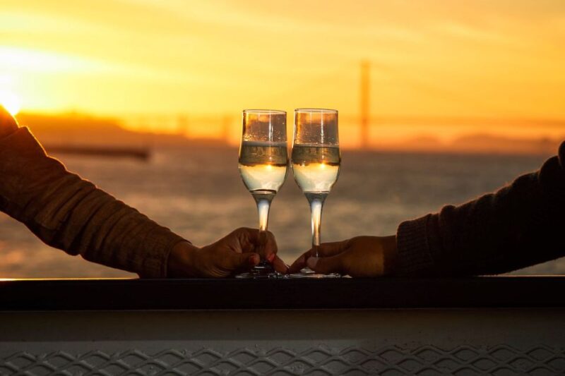 San Francisco: Golden Gate Bridge and Bay Sunset Cruise - Key Points