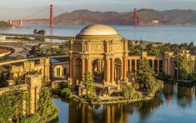 San Francisco : Highlights Private Walking Tour With A Guide - Exploring the Financial District