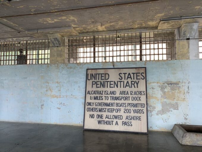 San Francisco: Inside Alcatraz Tour With Bay Cruise - Meeting Points and Logistics