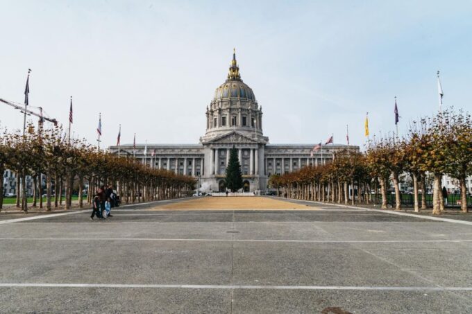 San Francisco: Movie Filming Locations Bus Tour - Accessibility and Mobility