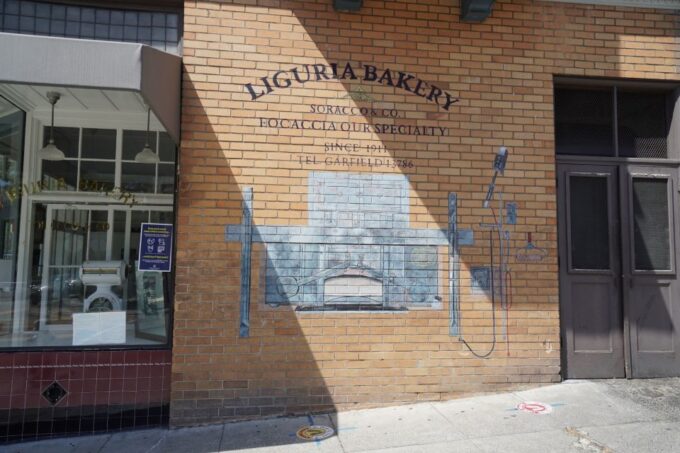 San Francisco: North Beach Food and History Walking Tour - Stroll Columbus Avenue