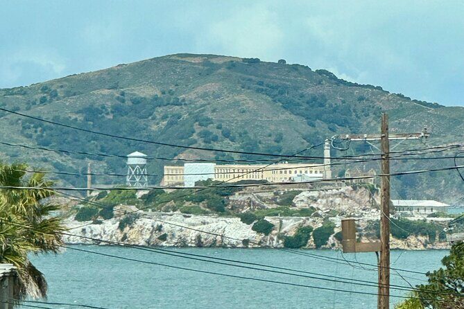 San Francisco Private City Tour in New EV Volkswagen Van - FAQ