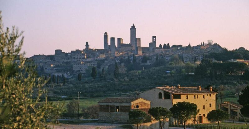 SAN GIMIGNANO: TASTING WITH A VIEW OF THE TOWERS - Wine and Food Pairing Delights