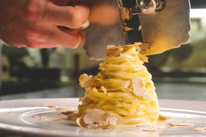 San Gimignano: Truffle Hunting With Lunch & Wine Tasting - Guided Truffle Hunt
