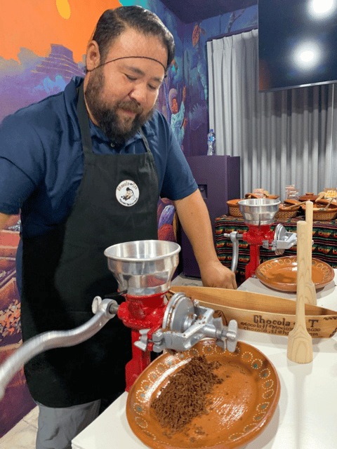 San Jose Del Cabo: My Love for Chocolate - Grinding the Cacao Paste