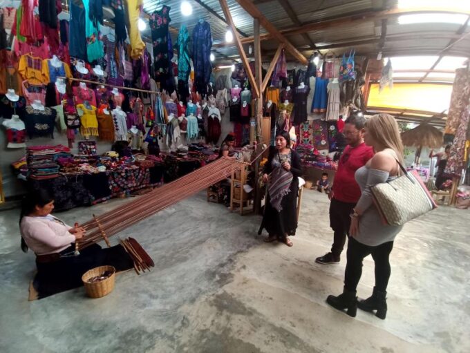 San Juan Chamula & Zinacantan Indigenous Villages Tour - Textile Handicrafts and Local Cuisine