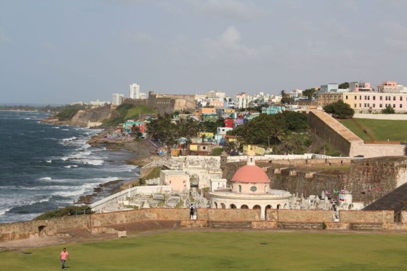 San Juan: Old San Juan Walking Tour - Group Size and Languages
