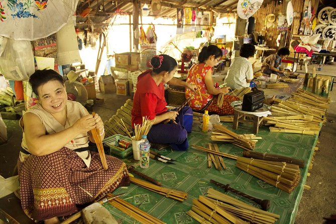 San Kamphaeng Hot Springs and Thai Handicraft Tour From Chiang Mai - Pickup Information