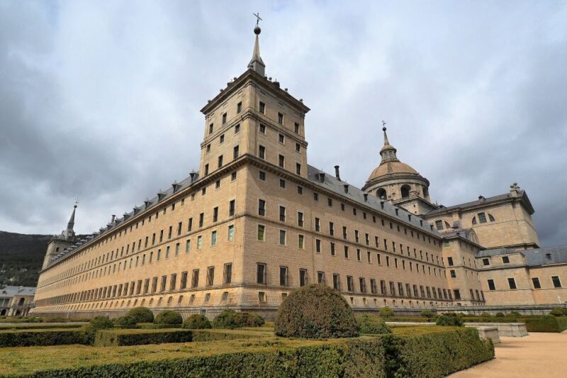 San Lorenzo De El Escorial: Monastery and Site Guided Tour - Experience Highlights