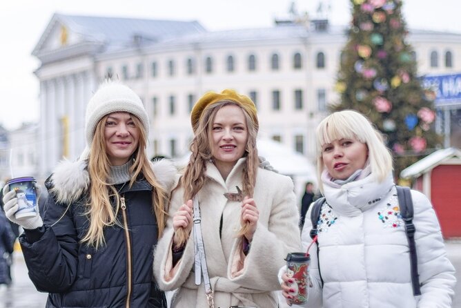 San Marino's Starlit Stroll: A Christmas Walking Tour - Key Points