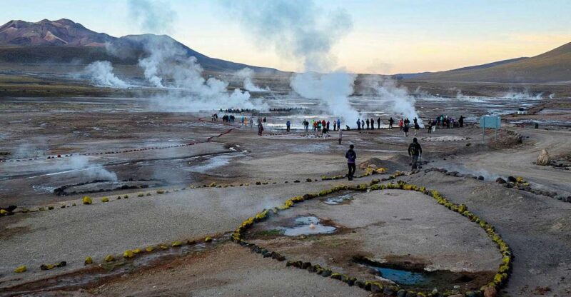 San Pedro De Atacama: Saver Pack Tatio Geysers + Moon Valley - El Tatio Geysers Tour