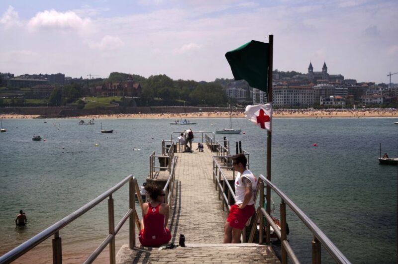 San Sebastian: Boat Tour With Stop at Santa Clara - Key Points