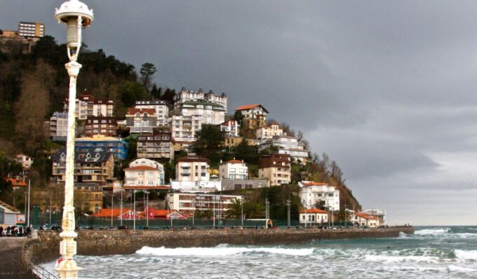 San Sebastian: Chillida Leku Museum and City Tour - Frequently Asked Questions