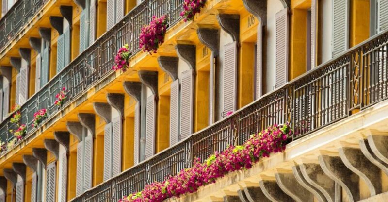 San Sebastián: City Tour With Pintxos and Wine - Renowned Peine Del Viento