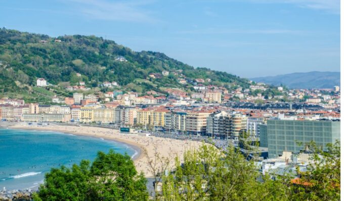 San Sebastian Complete Private Walking Tour + Monte Igeldo - Experiencing Monte Igeldo
