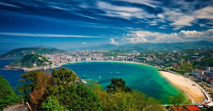 San Sebastián: Discover the City - Audio Walking Guide - Immersive History Exploration