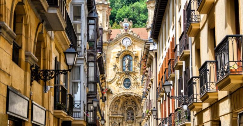 San Sebastian: Downtown Outdoor Escape Game - Key Points