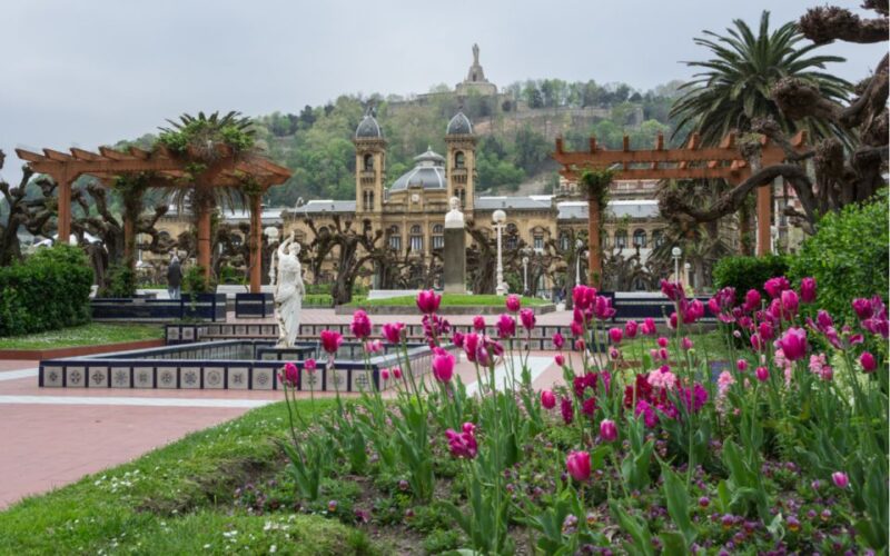 San Sebastian: Downtown Outdoor Escape Game - Exploring San Sebastians Sights