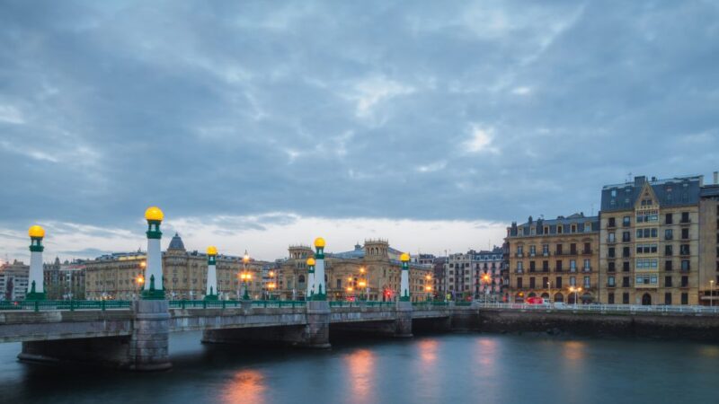 San Sebastian: Escape Game and Tour - Discovering San Sebastian