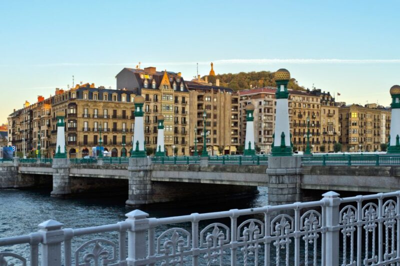 San Sebastian: First Discovery Walk and Reading Walking Tour - Important Information