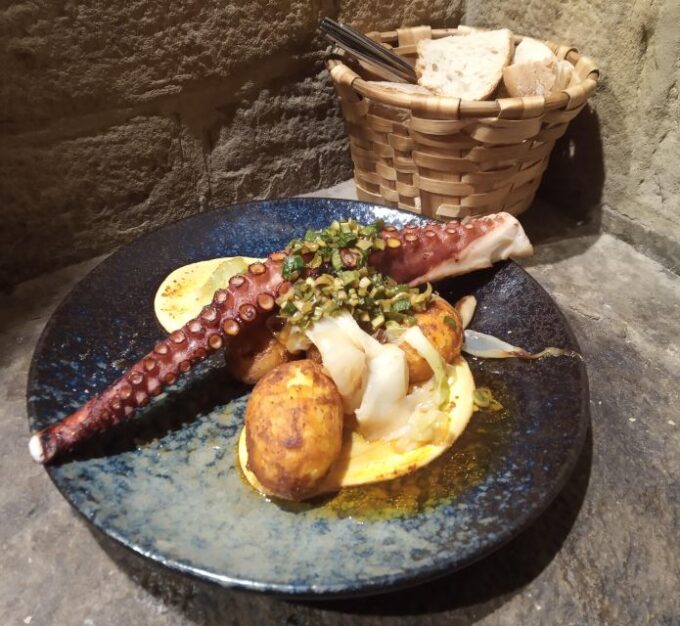 San Sebastian: Guided Txikiteo Experience - Experiencing the Vibrant Atmosphere