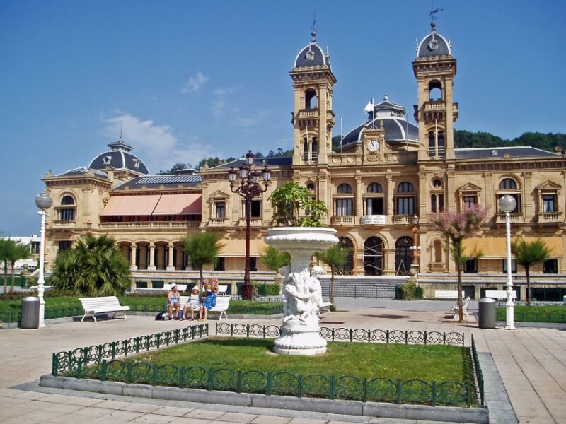 San Sebastian: Half-Day Private City Tour - Enjoying Bay Views