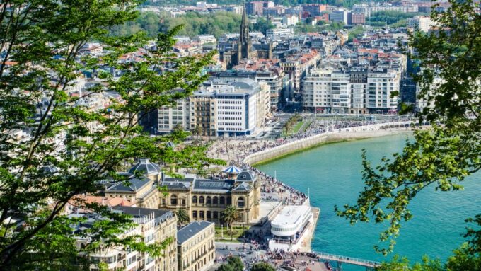 San Sebastian: Highlights Self Guided Scavenger Hunt & Tour - Frequently Asked Questions
