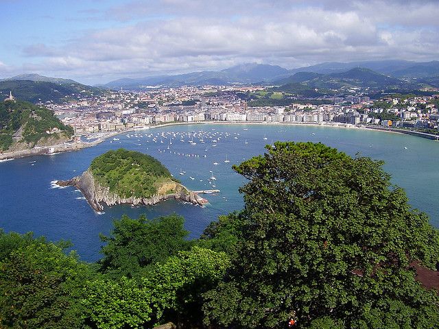 San Sebastian: Hop-On Hop-Off City Tour Bus - Accessibility and Convenience