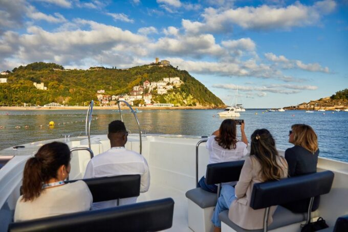 San Sebastian: Kantauri 2 Bays, Hills, and Pasaia Tour - Pasaia Exploration