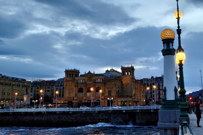 San Sebastián Market & Lunch Tour With Basque Bites - Immersive Cultural Commentary