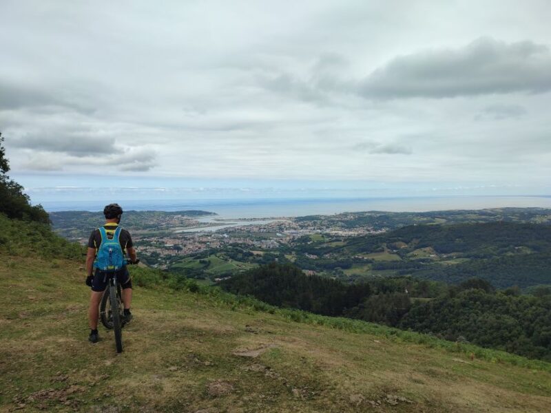 San Sebastian: Mountain Bike Tour With Pintxos and Drink - Cycling Through the City