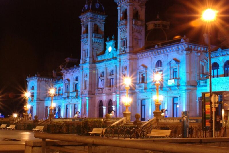 San Sebastian - Old Town Private Walking Tour - Constitution Square and City Hall
